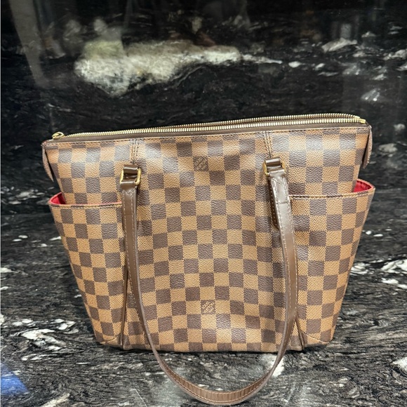 Louis Vuitton
Damier Ebene - Picture 2 of 5